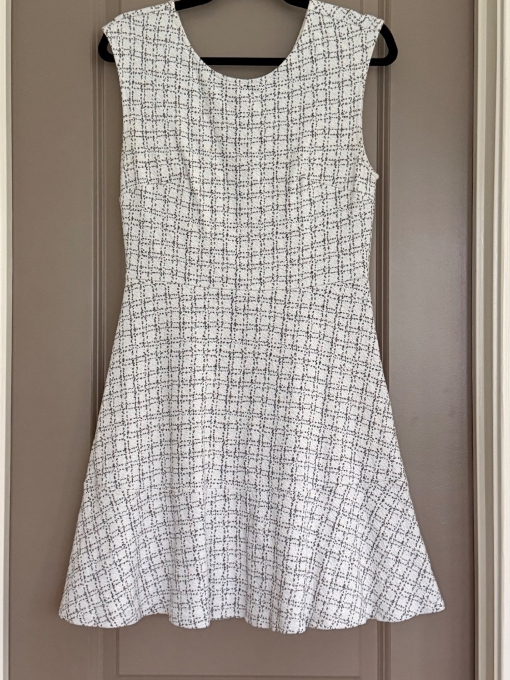 Ann Taylor Loft White and Black Checked Fit and Flare Sleeveless Dress, Size 4